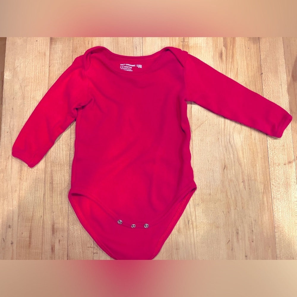 PACT 9-12mos Organic Cotton Onesie Girl Bodysuit in Hot Pink
